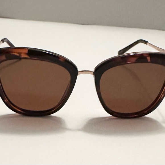 Le Specs Brown Tortoiseshell Sunglasses with Cat-Eye Design - Picture 2 of 3
